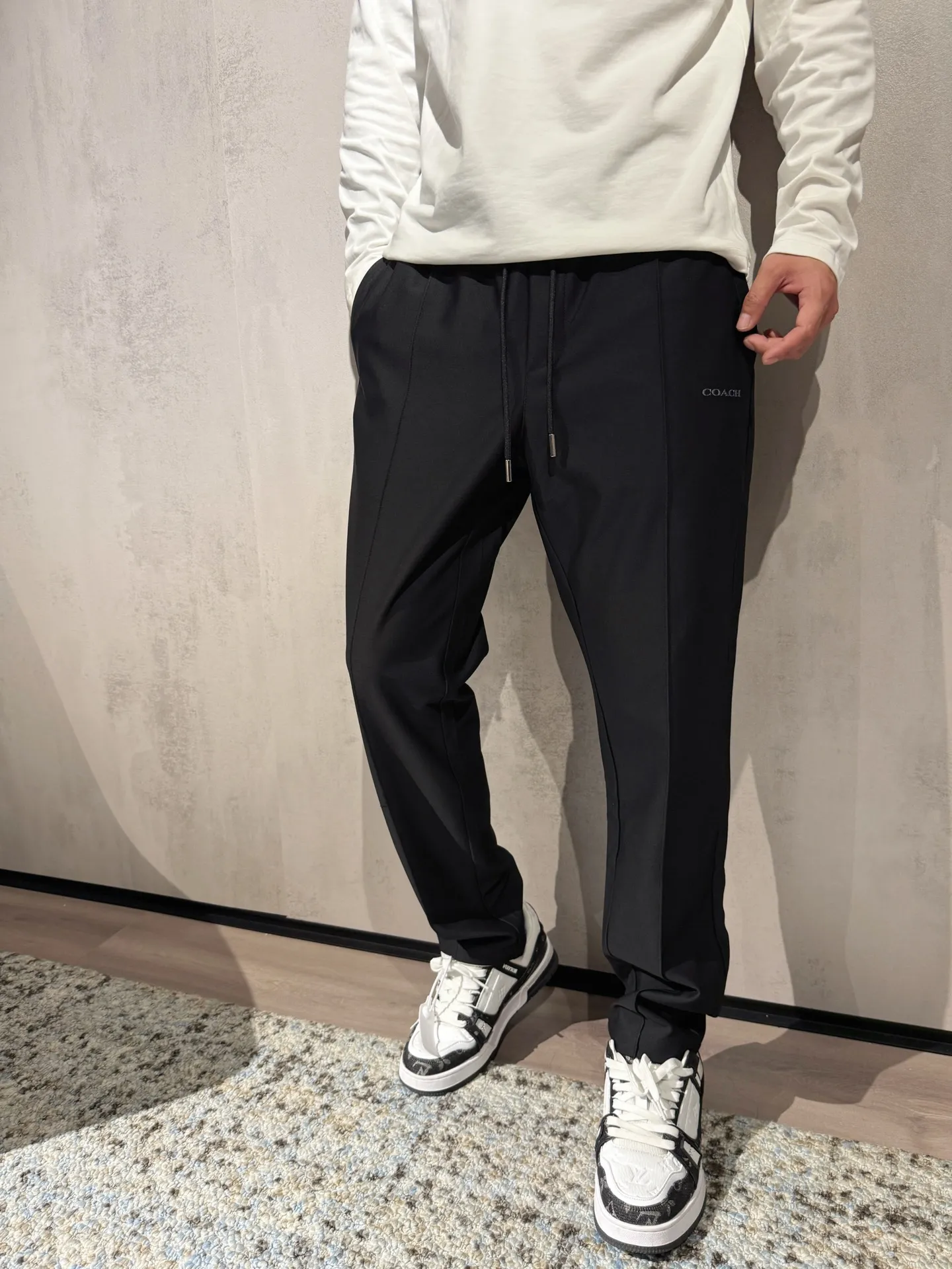 Coach, New Arrival casual pants, Original hard goods, simple and comfortable, unique design, creating a sense of simple lines, not picky, original custom fabric, excellent comfort, super style 👍🏻, 2⃣️ recommended colors, Sizes: M-3XL